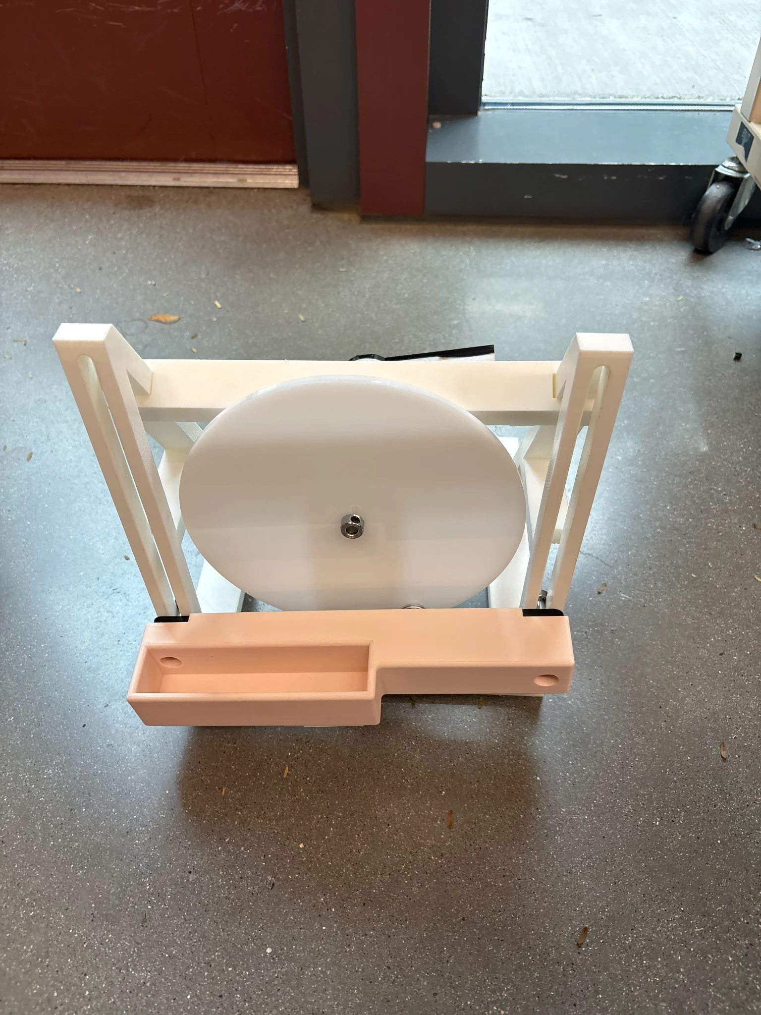 Front view of Alex's Scotch-yoke platform elevator